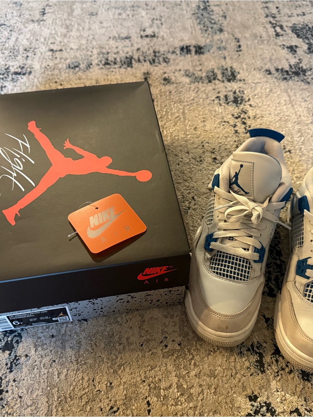 Jordan 4 military blue size 6 youth